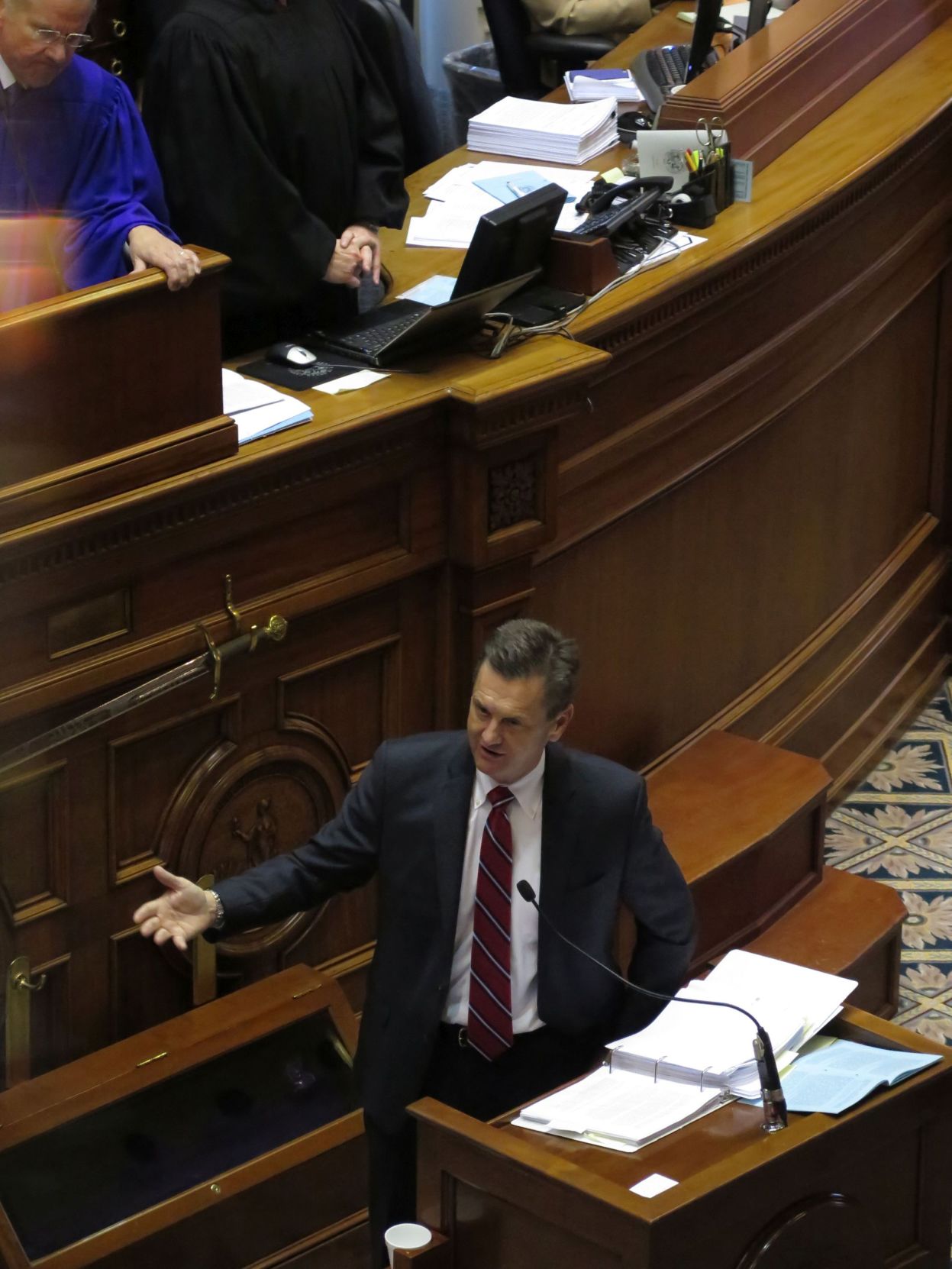 Sen. Davis ends four-week filibuster; Sen. Bright takes over (copy) (copy)